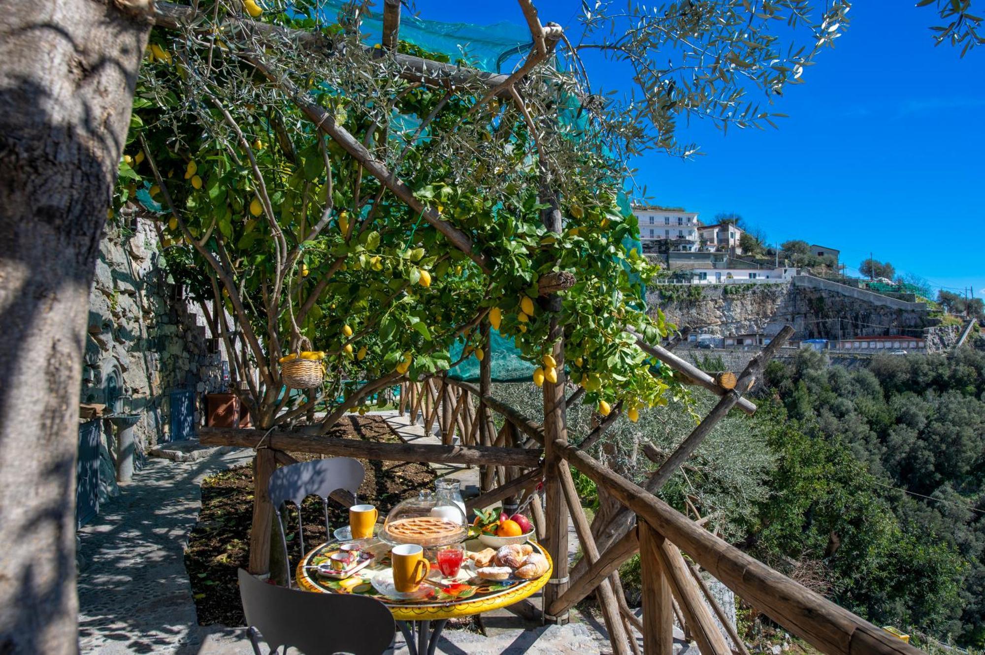 Le Contrade By Sosore Holiday Homes -Amalfi Coast فوروري المظهر الخارجي الصورة