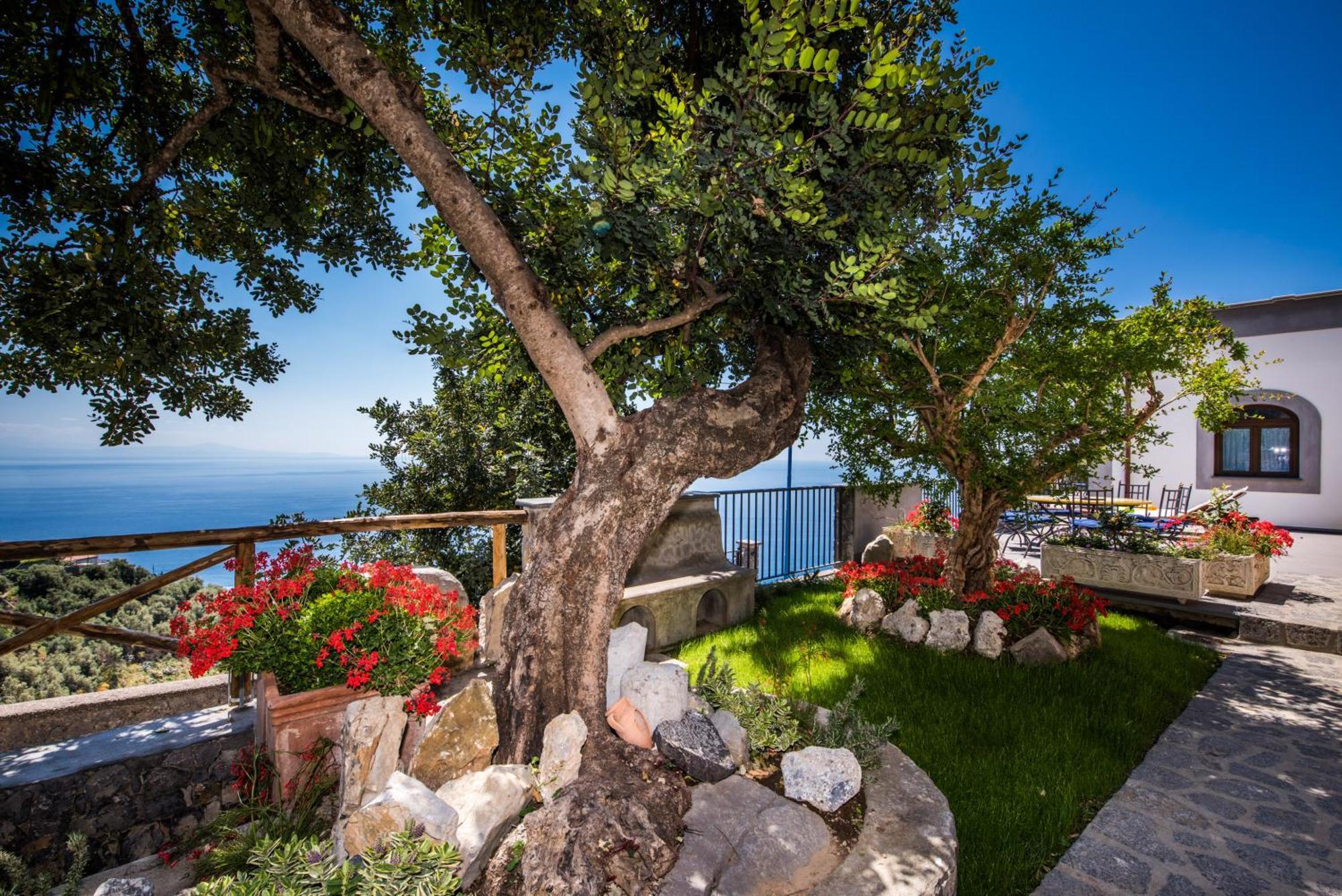 Le Contrade By Sosore Holiday Homes -Amalfi Coast فوروري المظهر الخارجي الصورة